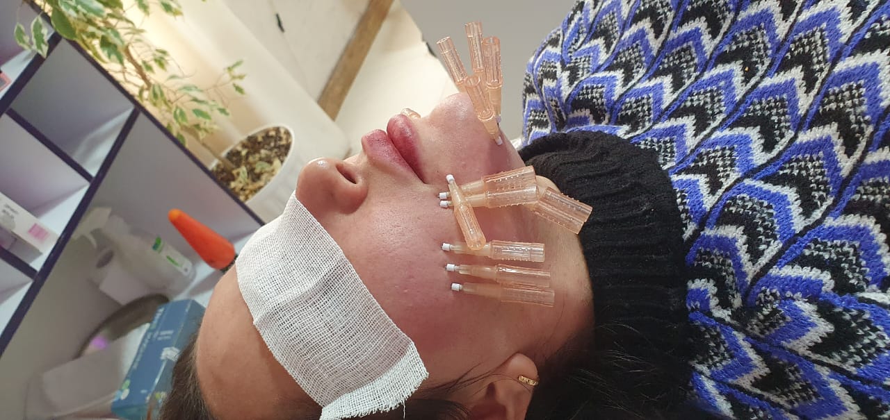 تصویر محیط کلینیک پوست مو زیبایی دکتر غیبی