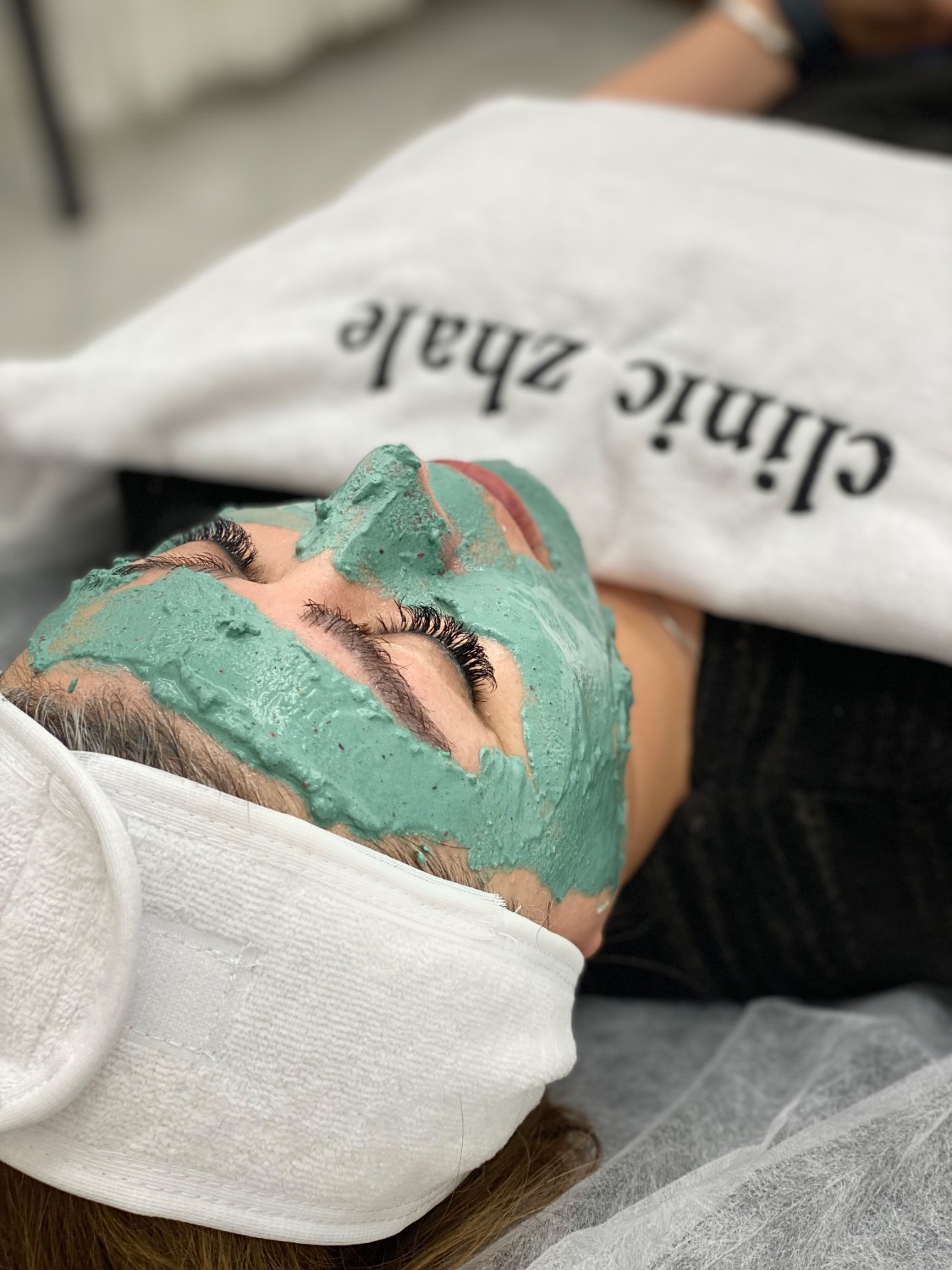 تصویر محیط کلینیک زیبایی ژاله