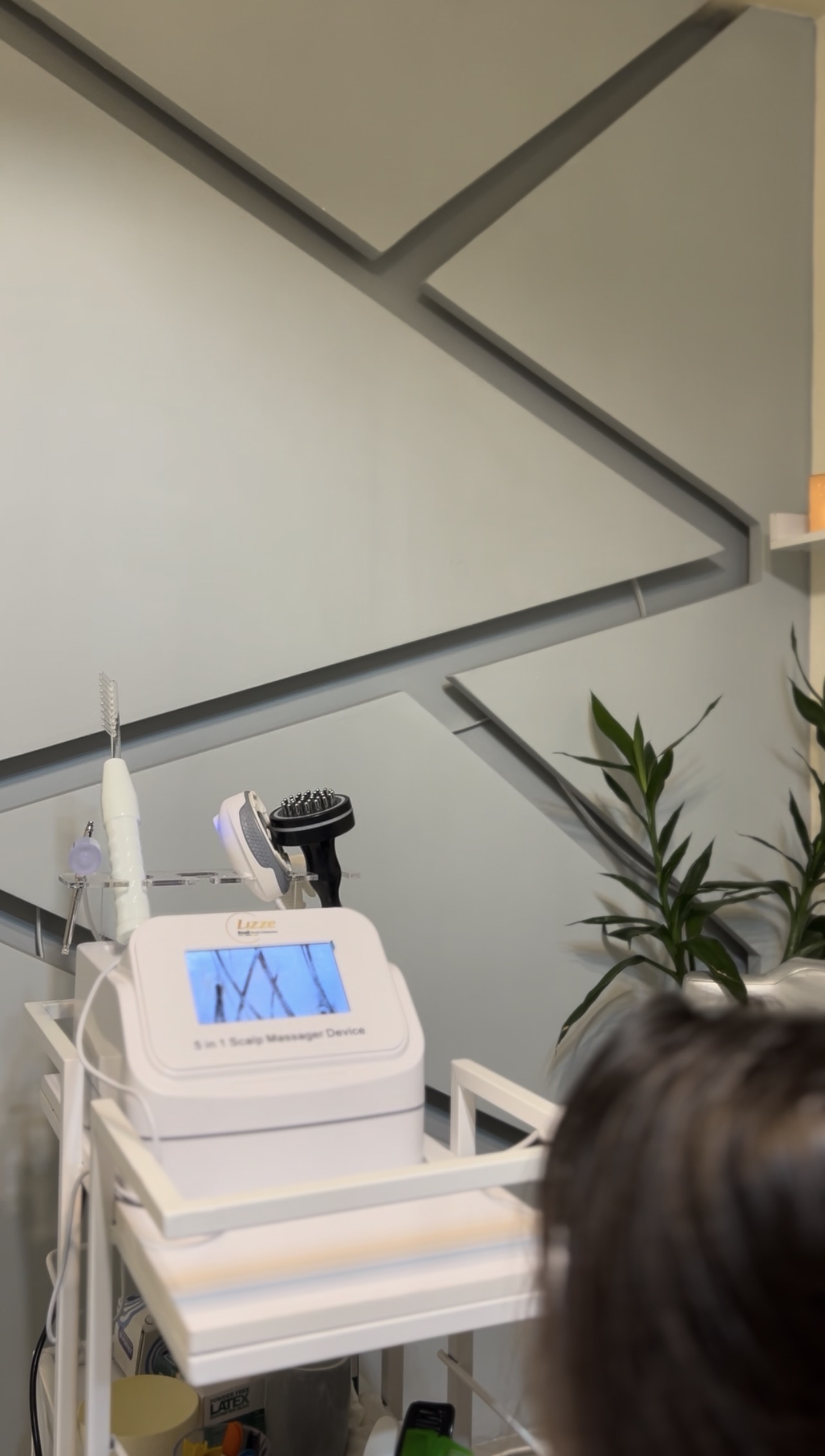 تصویر محیط فشیال و اسکراب اسکالپ کلینیک بلا